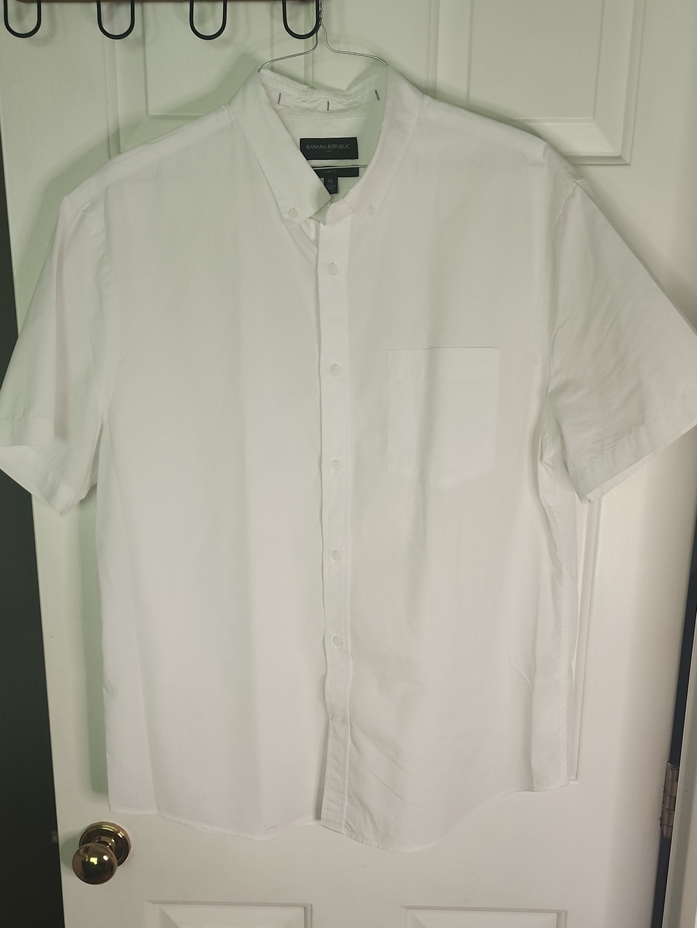 Banana Republic Men’s White Short-Sleeve Button-Down Shirt